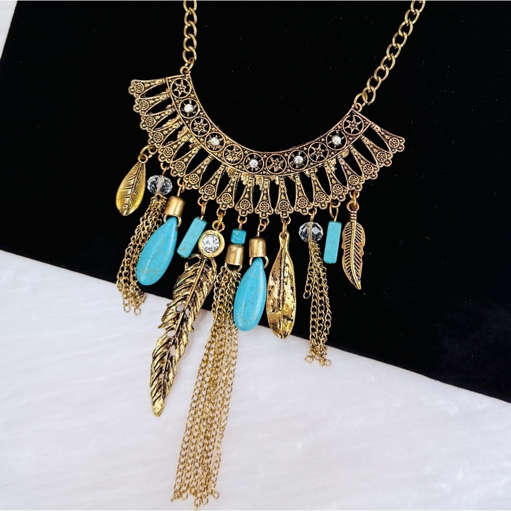Beautiful southwestern style bib, Silvertone and blue metal fringe necklace